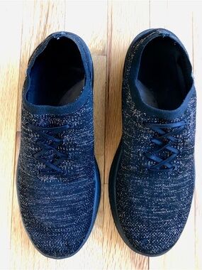 Bzees Sneakers Black Nuance Comfort Size 8.5 Wide.